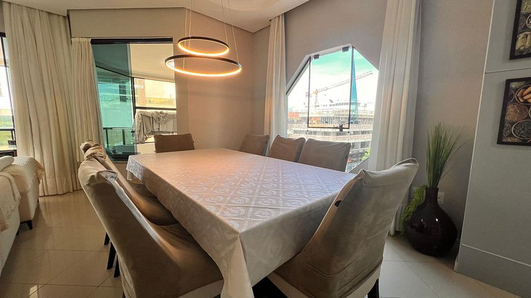 Apartamento amplo, moderno e aconchegante