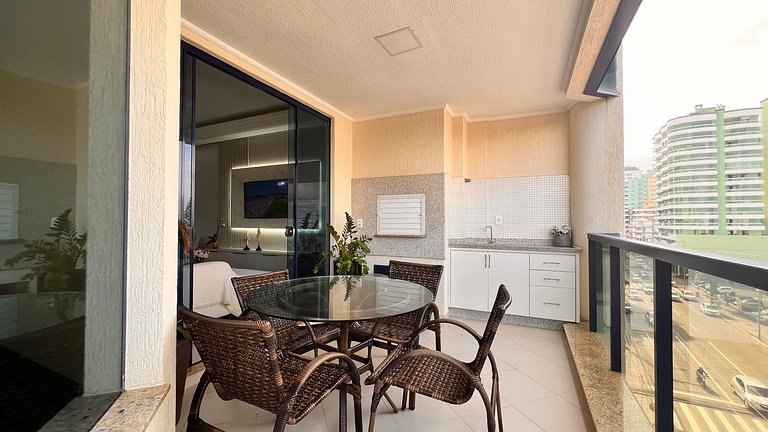 Apartamento amplo, moderno e aconchegante