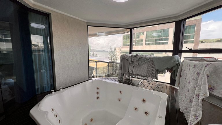 Apartamento amplo, moderno e aconchegante