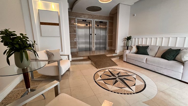 Apartamento amplo, moderno e aconchegante