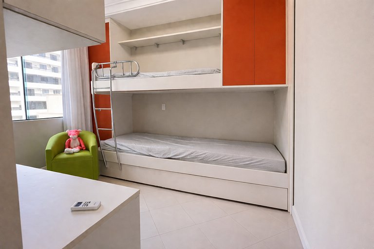 Apartamento amplo, moderno e aconchegante