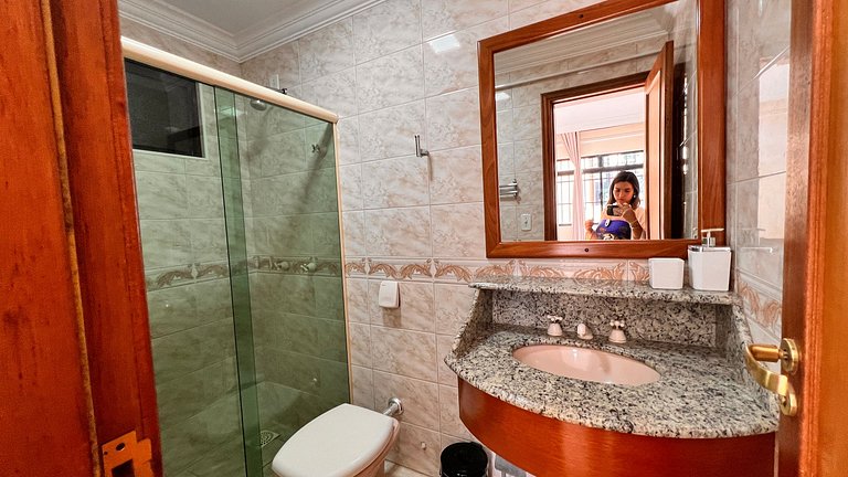 Apartamento espaçoso, moderno e acolhedor