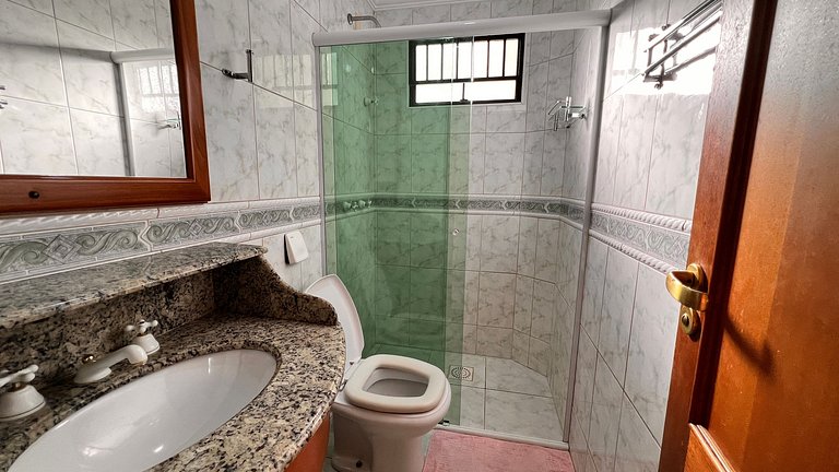 Apartamento espaçoso, moderno e acolhedor