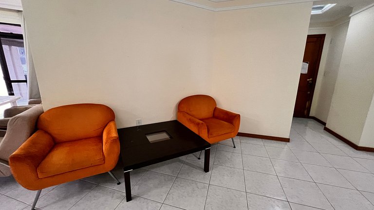 Apartamento espaçoso, moderno e acolhedor