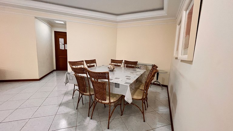 Apartamento espaçoso, moderno e acolhedor