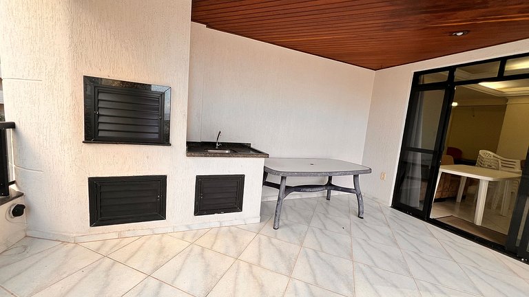 Apartamento espaçoso, moderno e acolhedor