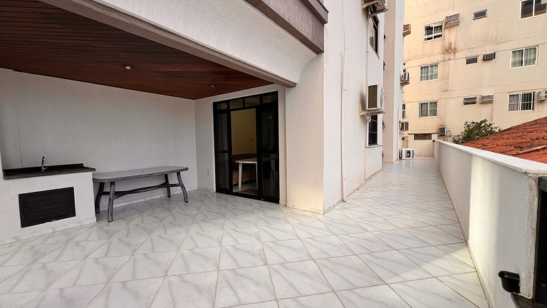Apartamento espaçoso, moderno e acolhedor