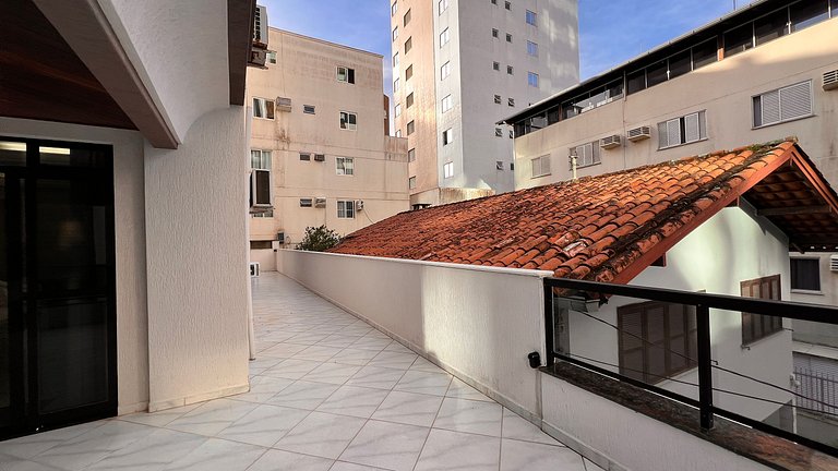 Apartamento espaçoso, moderno e acolhedor