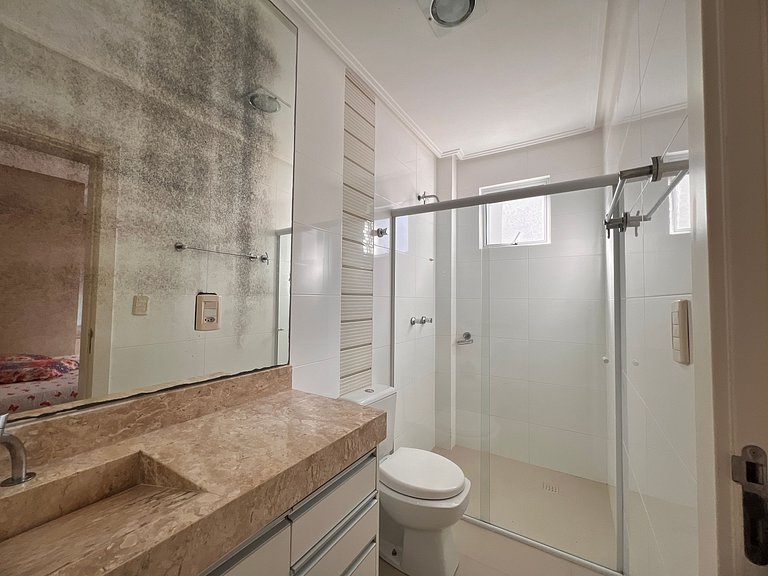 Apartamento 4 suítes a 100 m do mar!