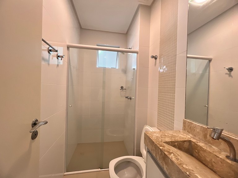 Apartamento 4 suítes a 100 m do mar!