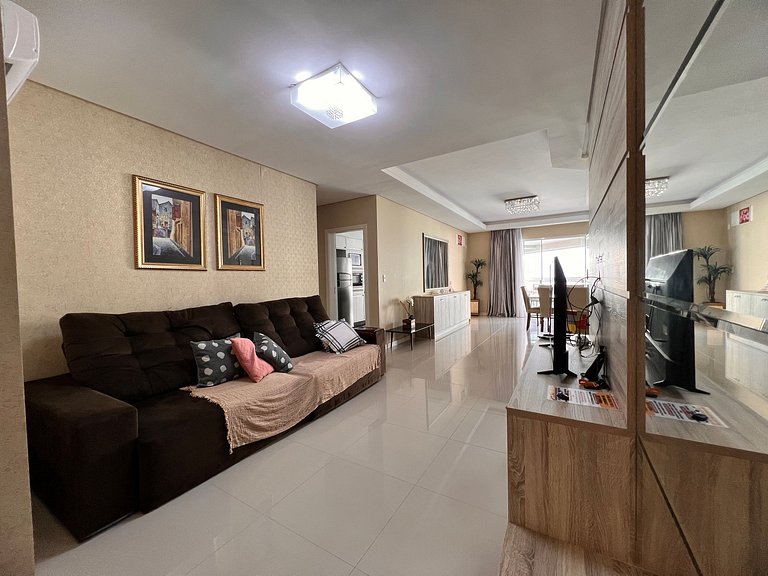 Apartamento 4 suítes a 100 m do mar!