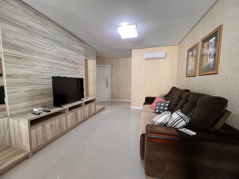 Apartamento 4 suítes a 100 m do mar!