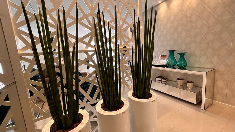 Apartamento com 3 suítes a 70 metros do mar!