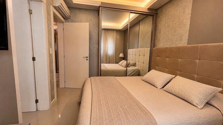 Apartamento com 3 suítes a 70 metros do mar!