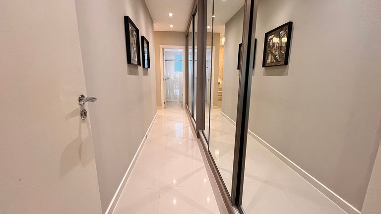 Apartamento com 3 suítes a 70 metros do mar!