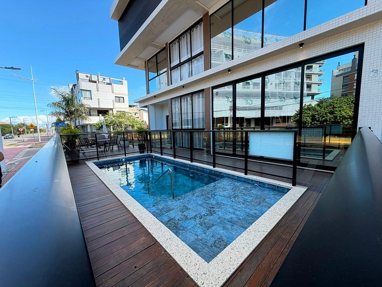 Apto com 2 suites, a 200 mts do mar