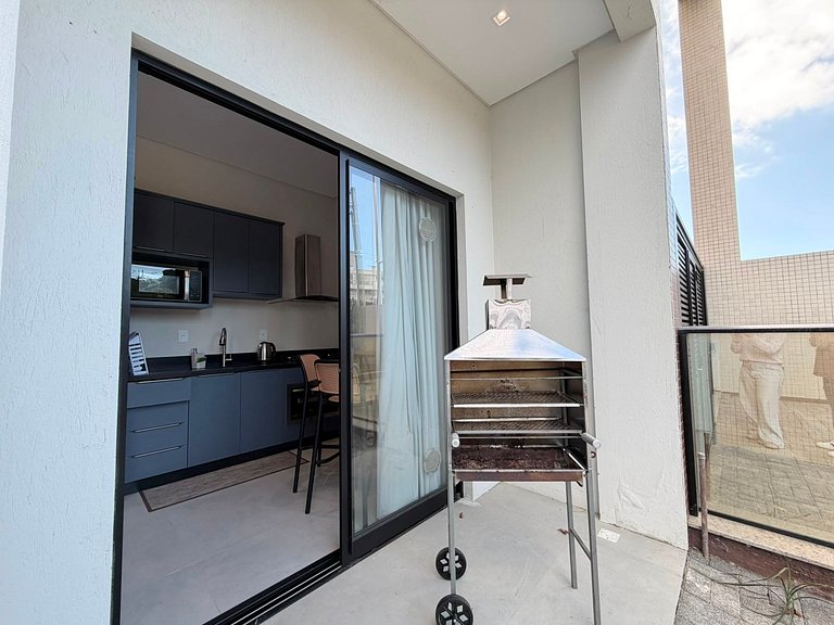 Apto com 2 suites, a 200 mts do mar
