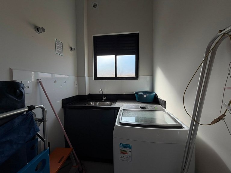 Apto com 2 suites, a 200 mts do mar