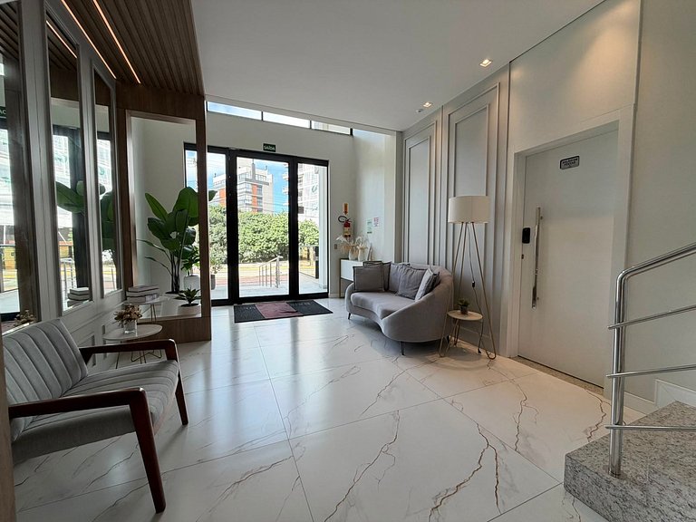 Apto com 2 suites, a 200 mts do mar