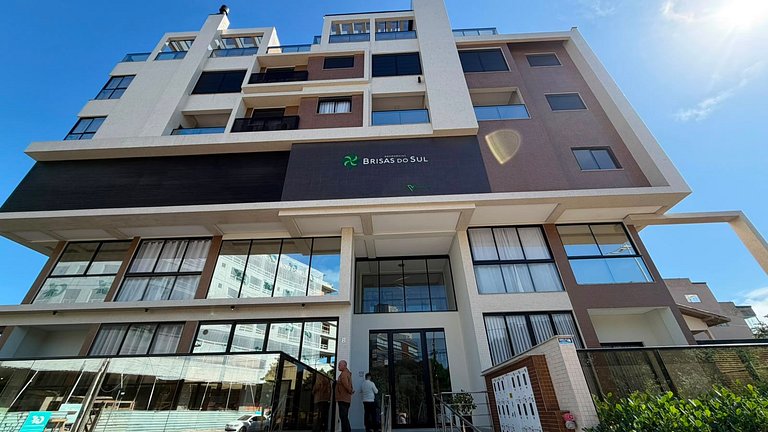 Apto com 2 suites, a 200 mts do mar