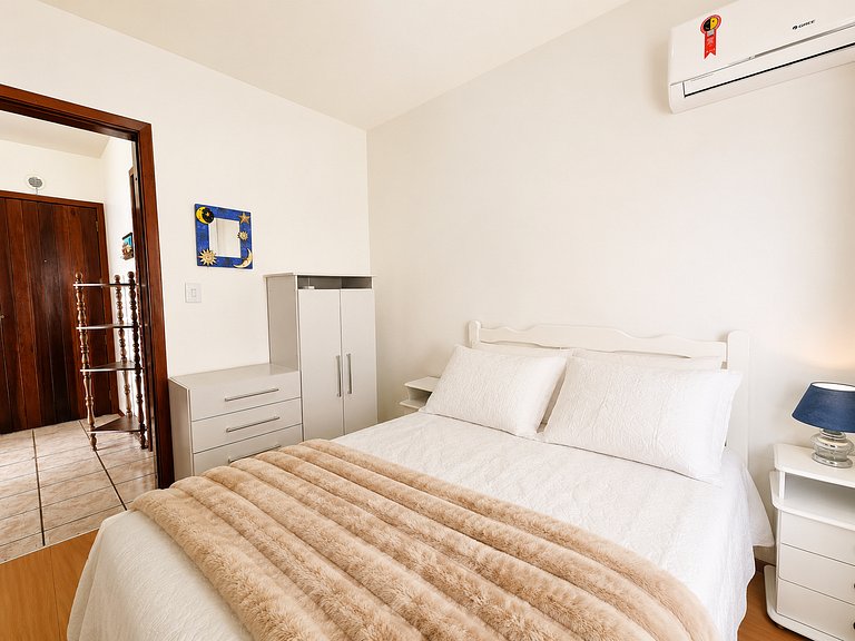 Apartamento 202 com vista privilegiada para o mar