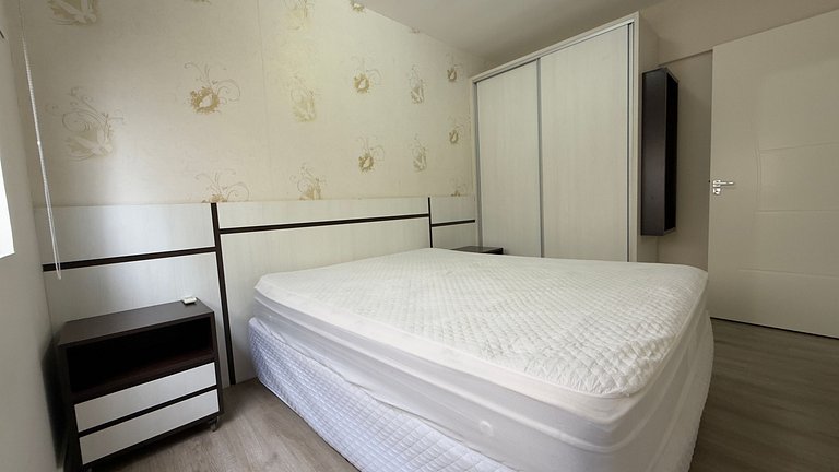 Apartamento Frente Mar em Meia Praia.