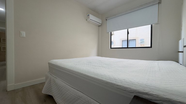 Apartamento Frente Mar em Meia Praia.