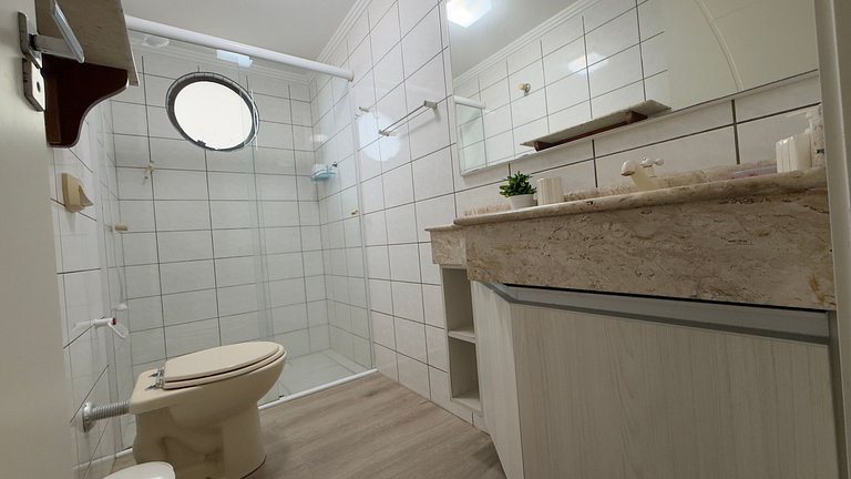 Apartamento Frente Mar em Meia Praia.
