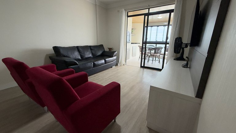 Apartamento Frente Mar em Meia Praia.