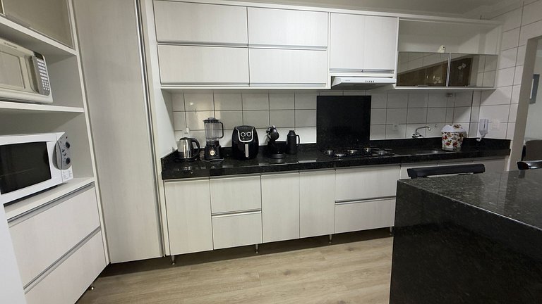 Apartamento Frente Mar em Meia Praia.
