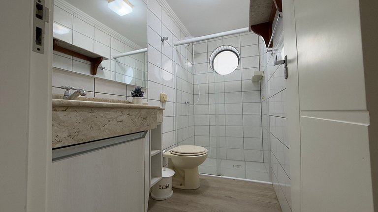 Apartamento Frente Mar em Meia Praia.