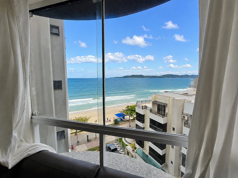 Apartamento 5 suítes na quadra mar!