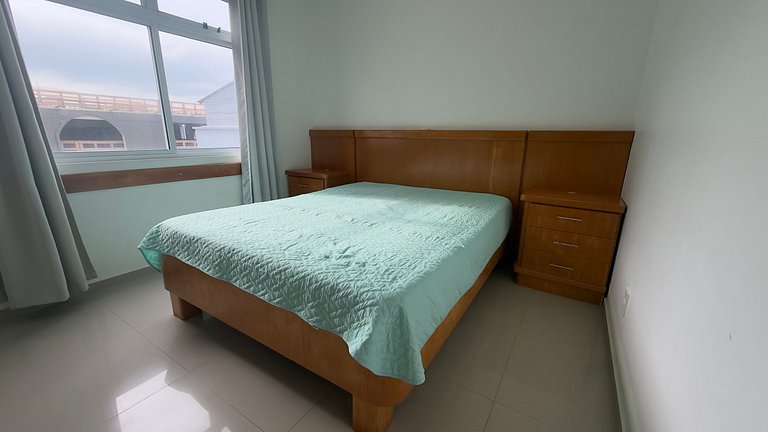 Apartamento 5 suítes na quadra mar!
