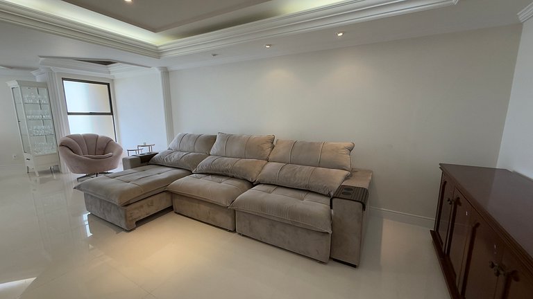 Apartamento 4 suítes Beira-mar