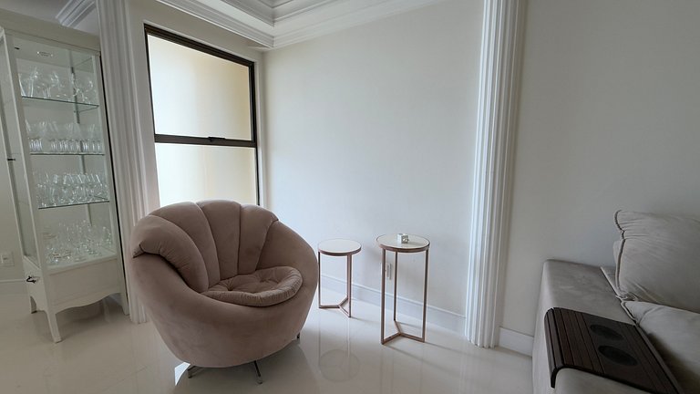 Apartamento 4 suítes Beira-mar