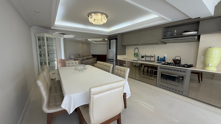Apartamento 4 suítes Beira-mar
