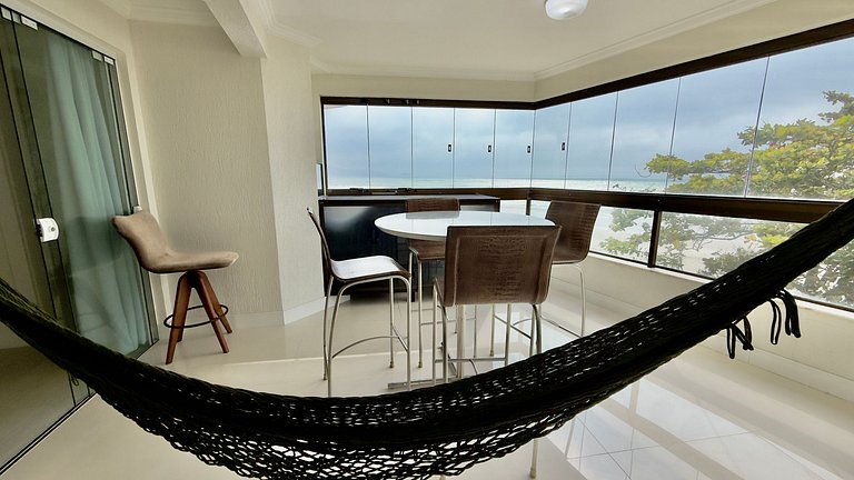 Apartamento 4 suítes Beira-mar