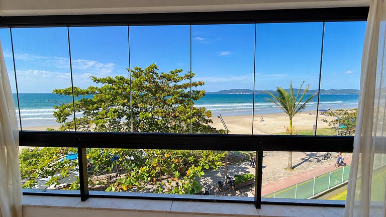 Apartamento 4 suítes Beira-mar