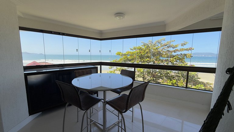 Apartamento 4 suítes Beira-mar